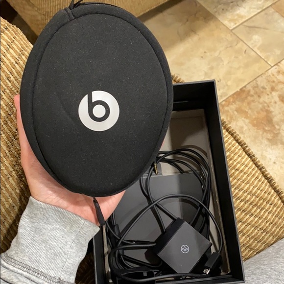 Beats solo 2 wireless headphones - Picture 6 of 6